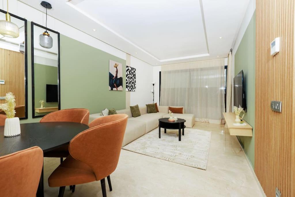 Luxury 3BR Homelike Stay in Hay Riad view 4