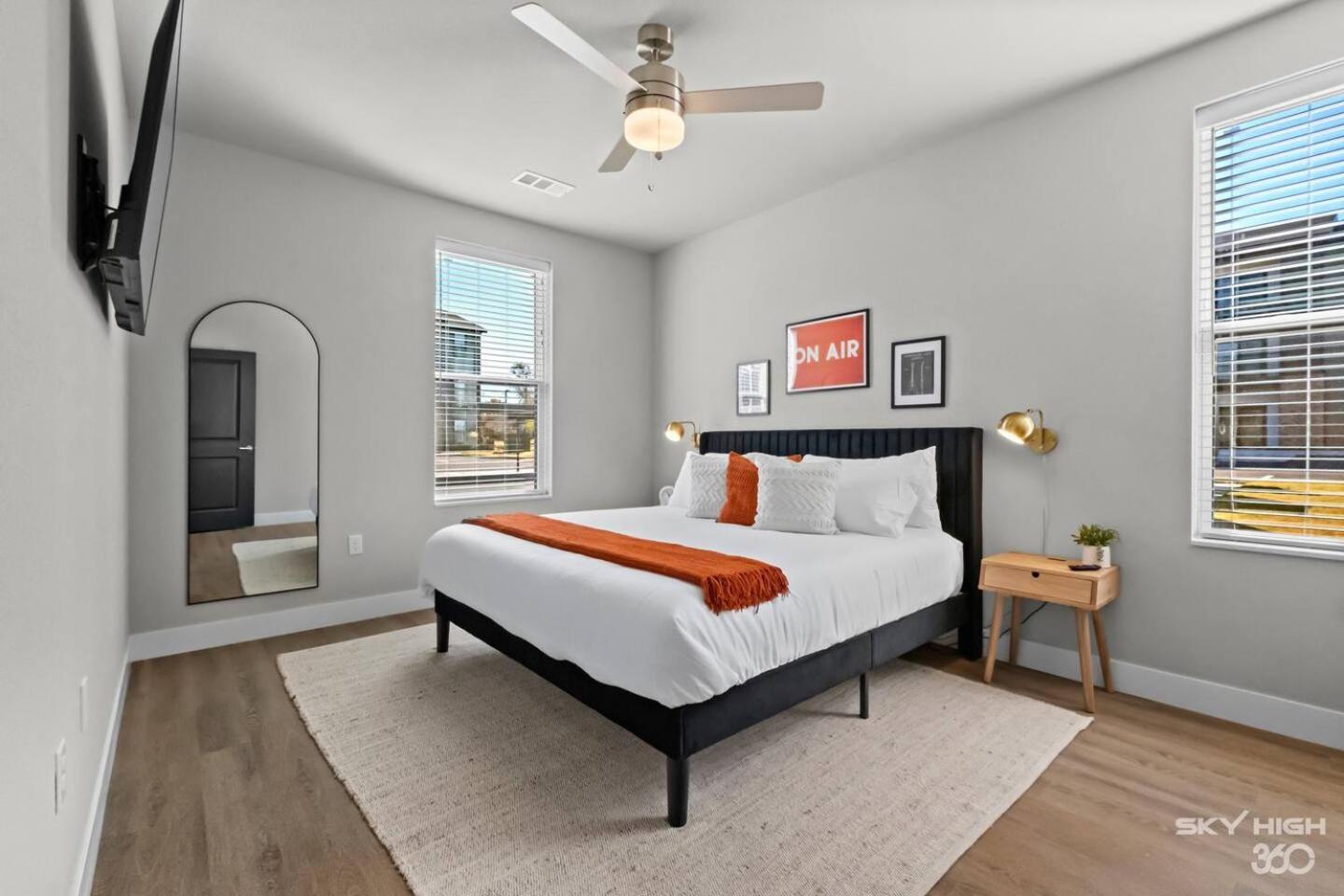 Music Themed 2-King Bds, Pool, No Cleaning Fee