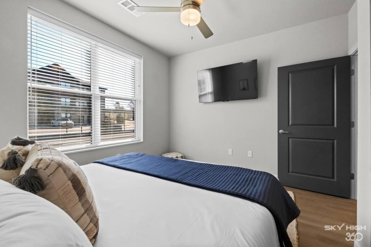 Music Themed 2-King Bds, Pool, No Cleaning Fee