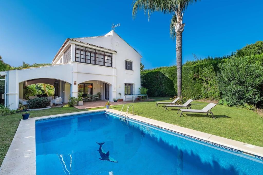 Villa in Marbella with golf views