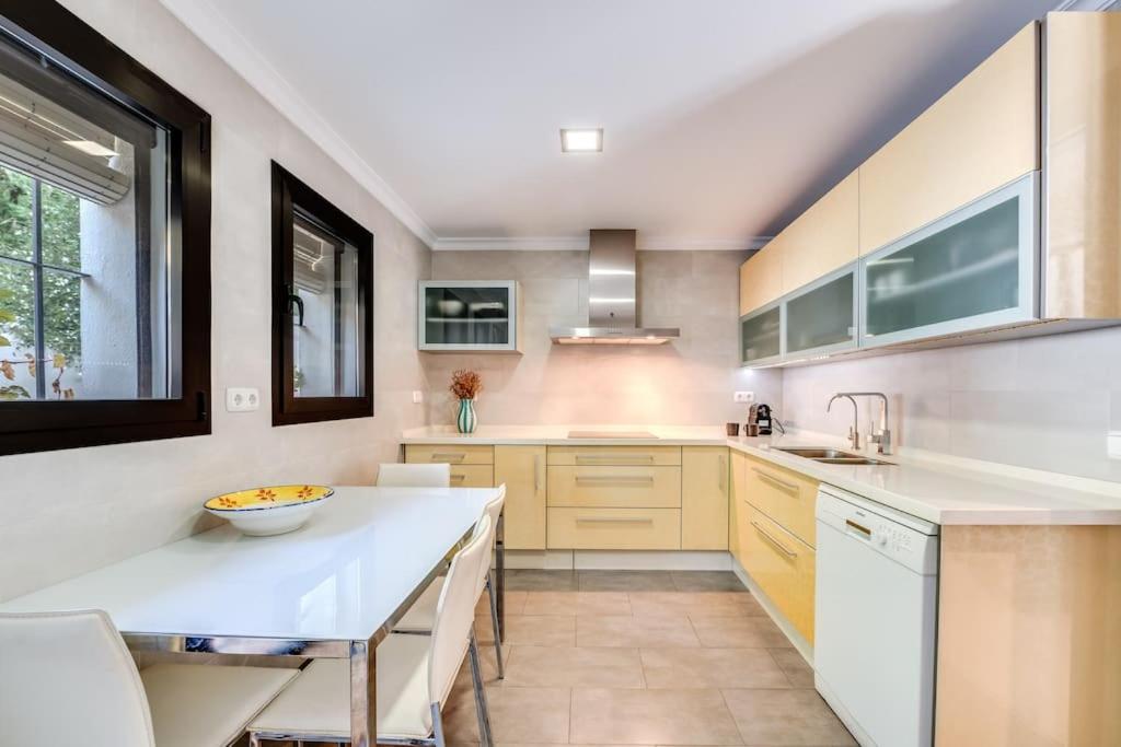 Villa in Marbella with golf views