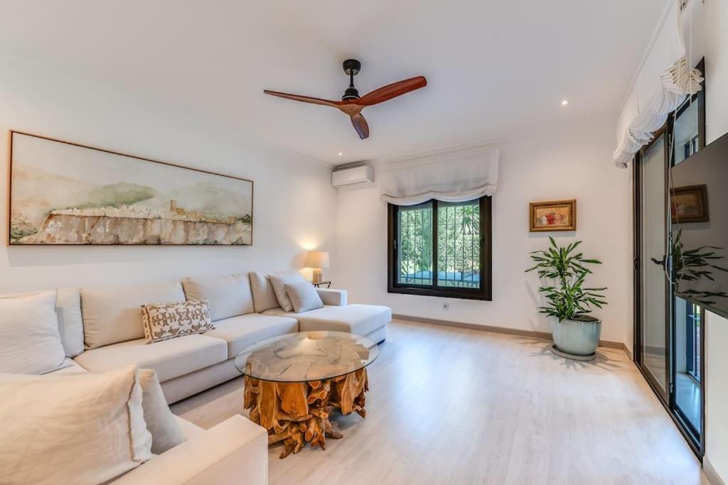 Villa in Marbella with golf views