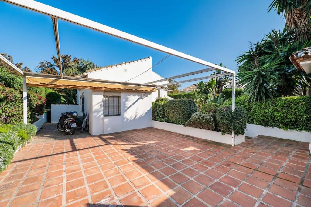 Villa in Marbella with golf views