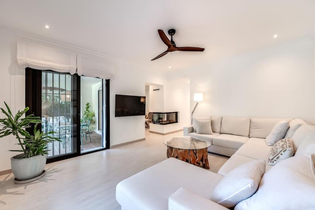 Villa in Marbella with golf views