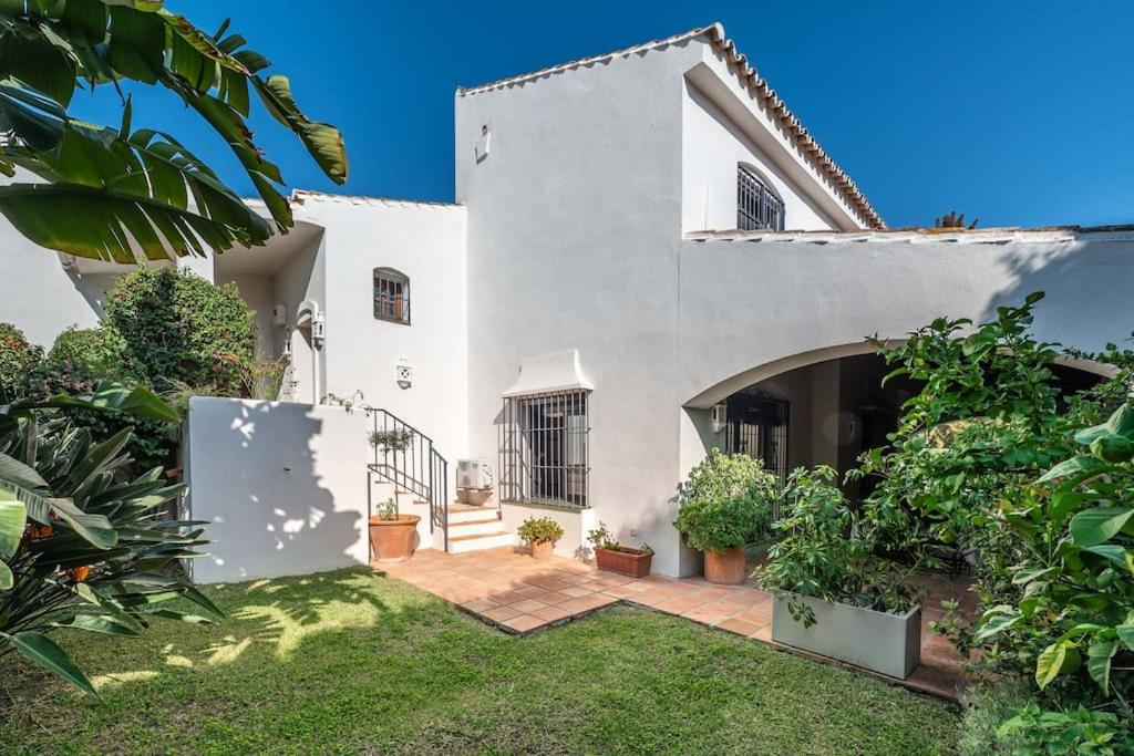 Villa in Marbella with golf views
