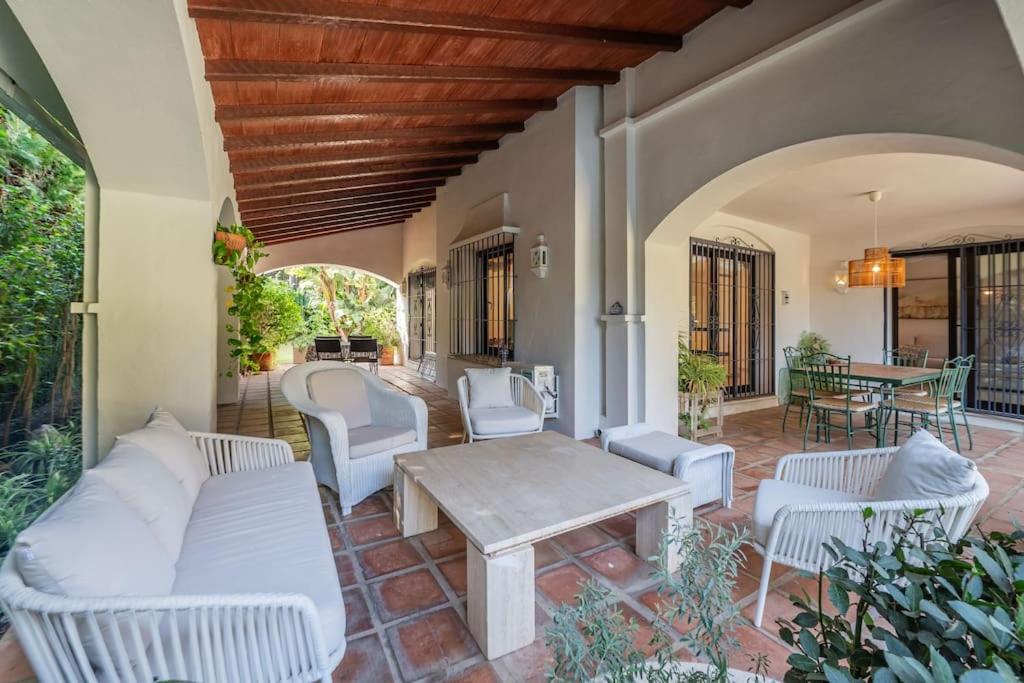 Villa in Marbella with golf views