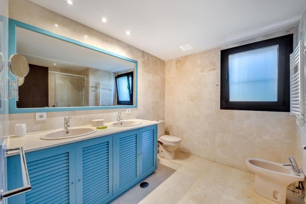 Villa in Marbella with golf views