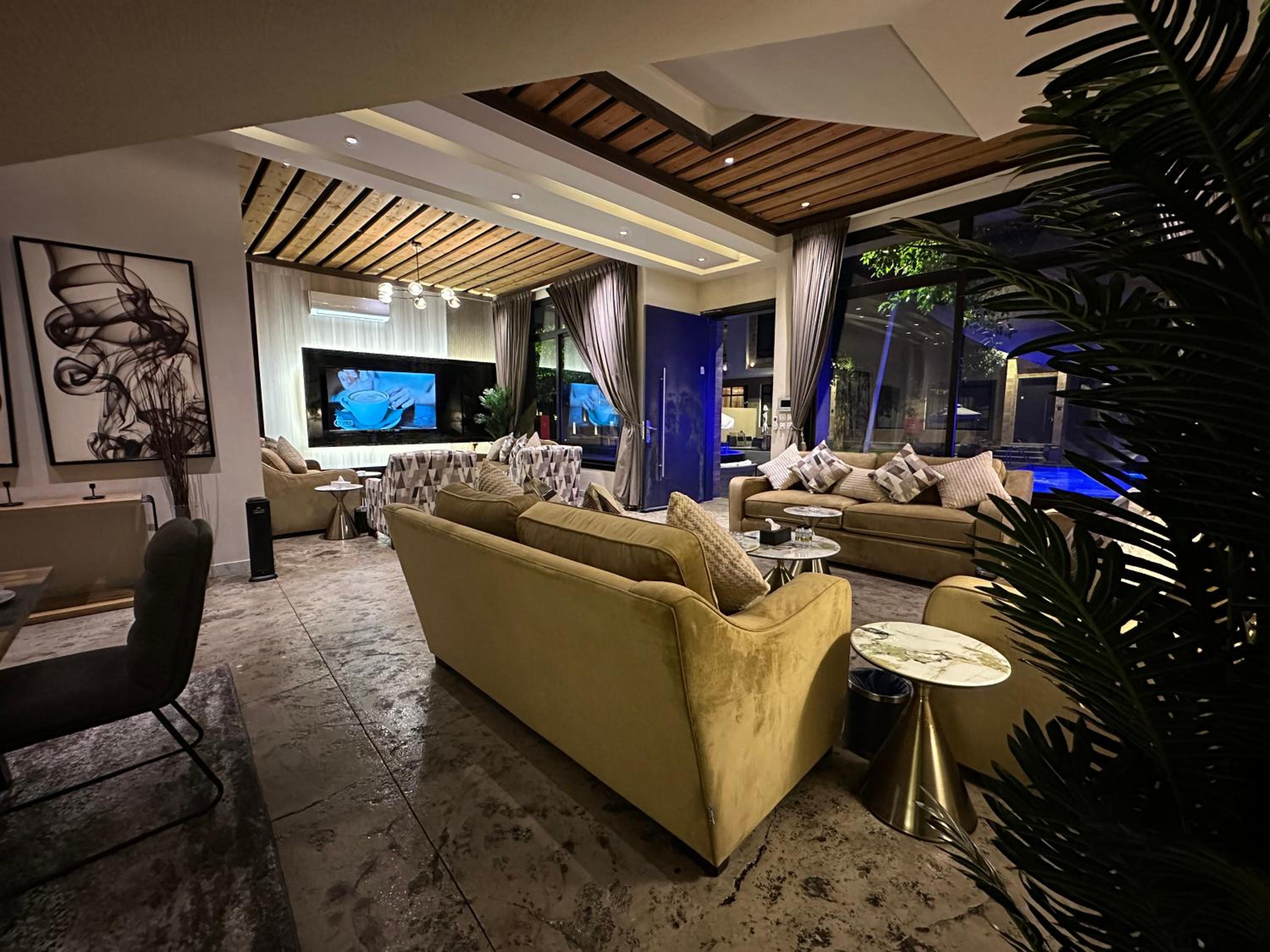 Lacasa Hotel Villas