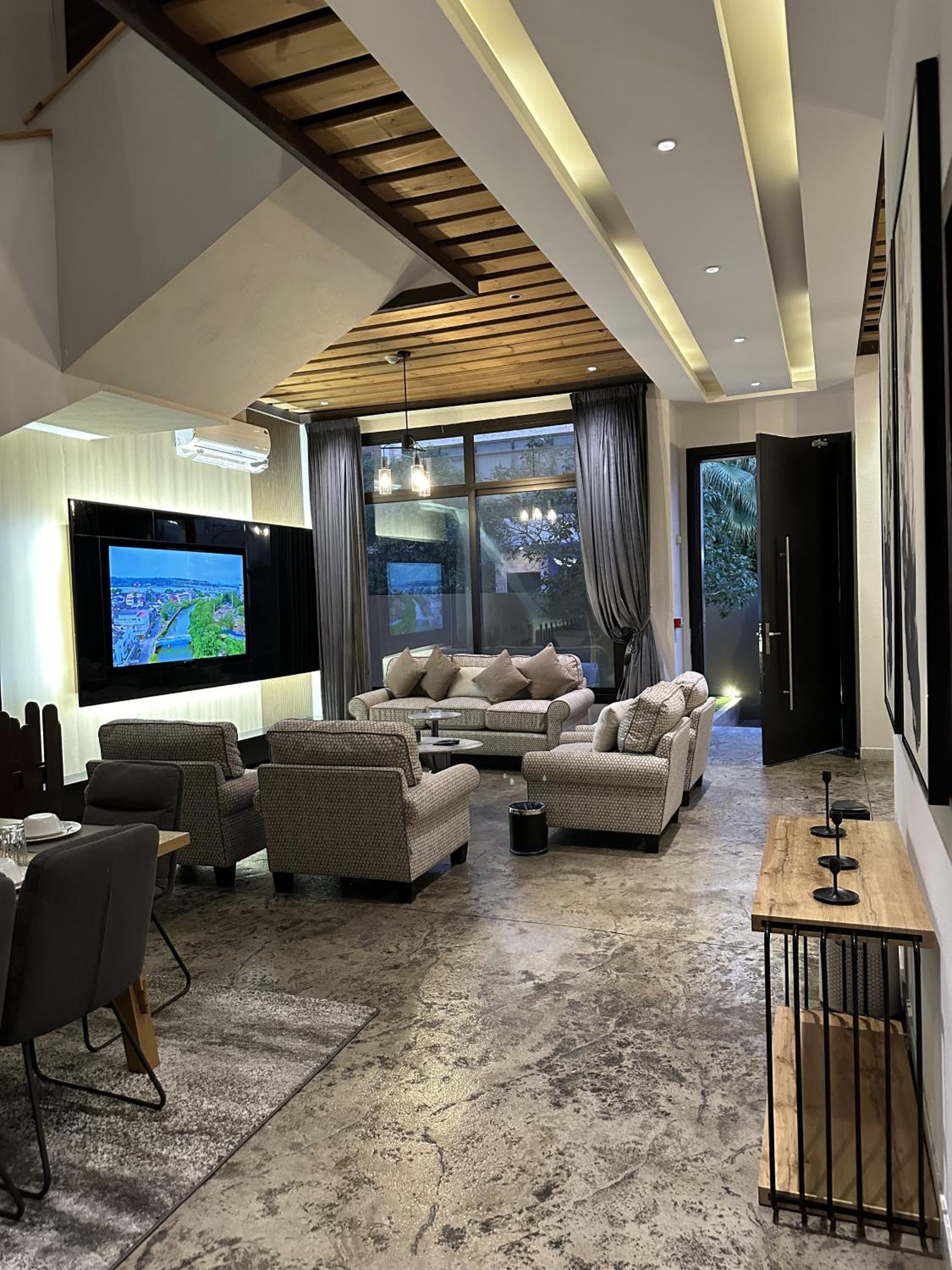 Lacasa Hotel Villas