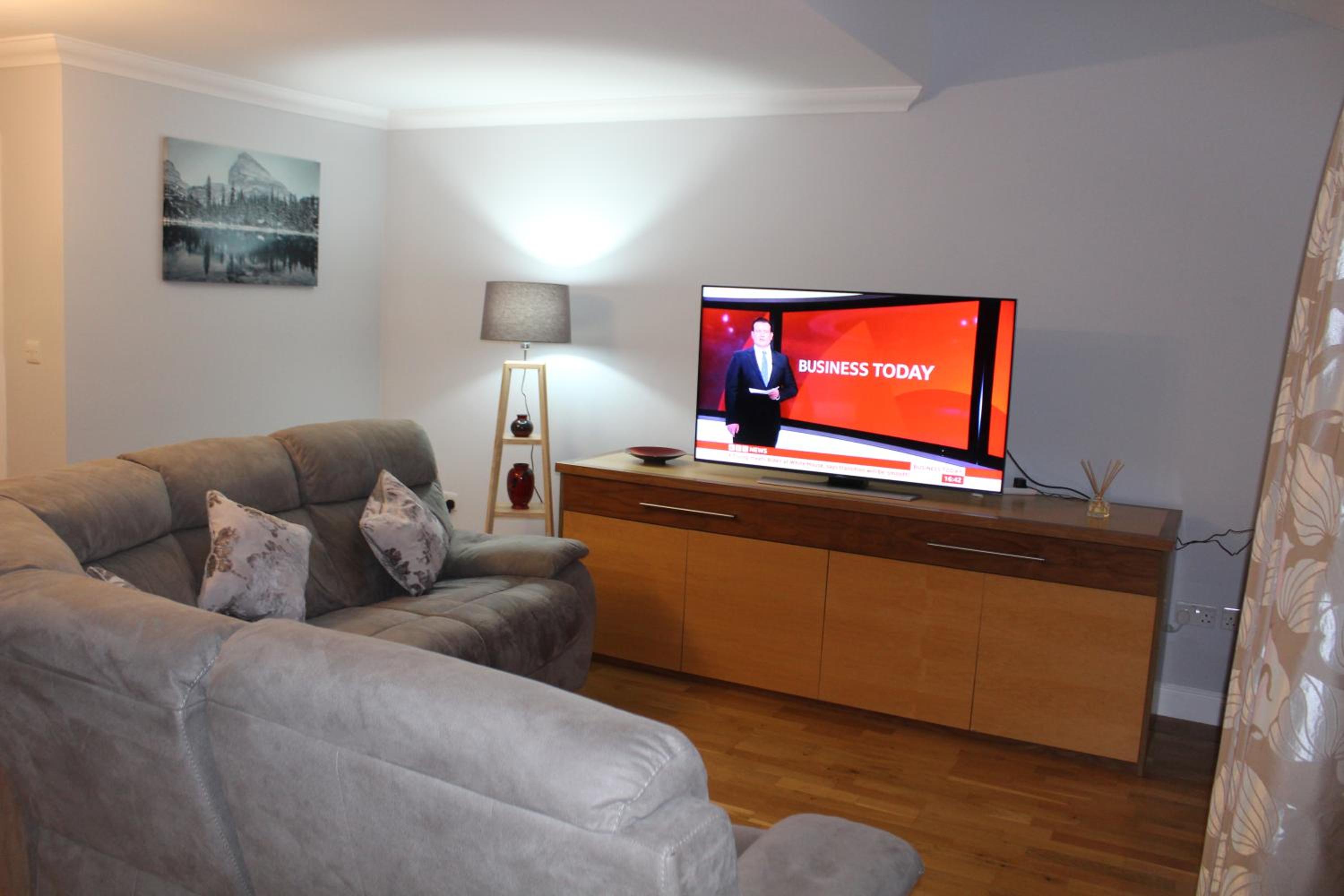 Stylish 4 bedroom house in Twickenham view 5