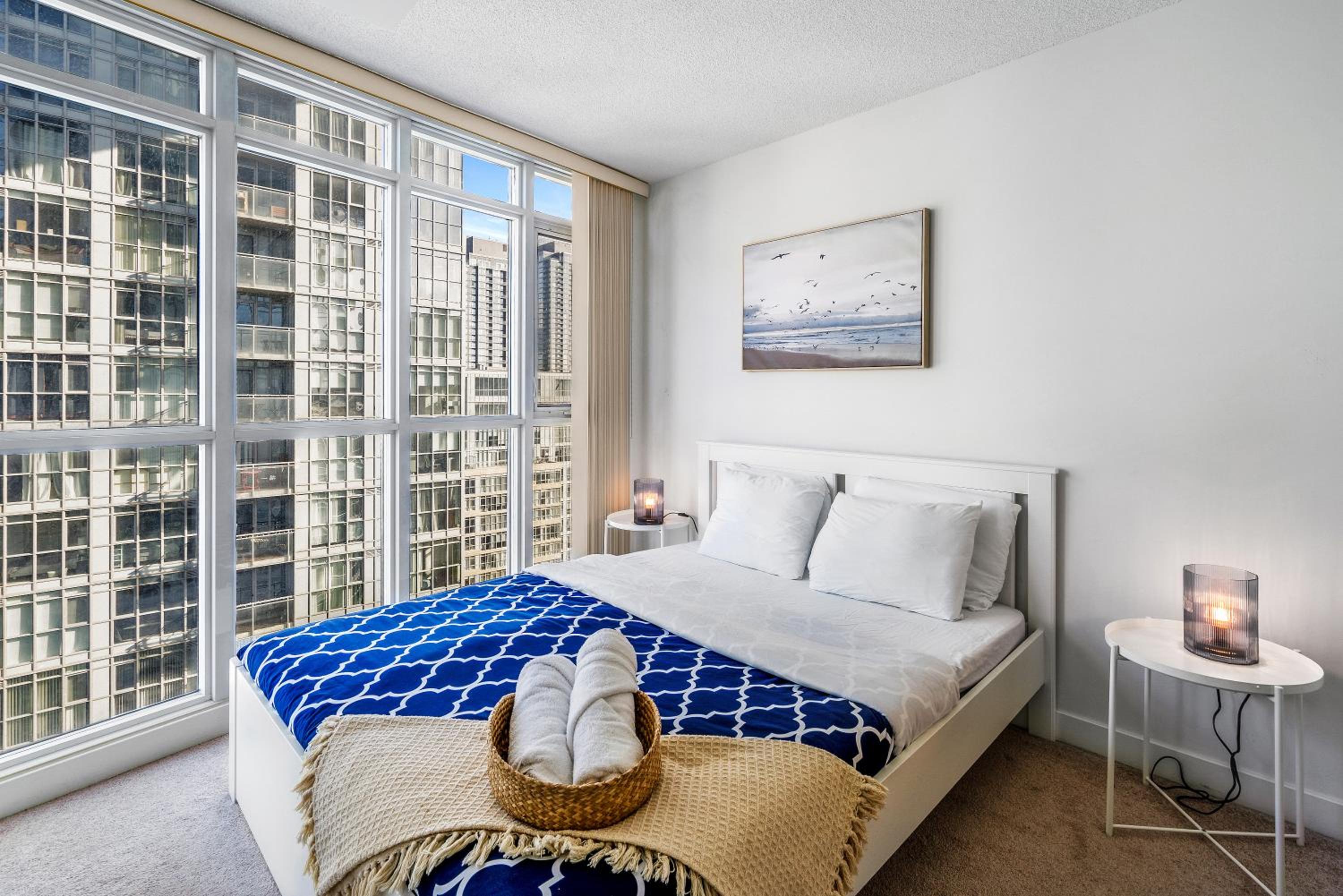 Exquisite condos by CN Tower with parking