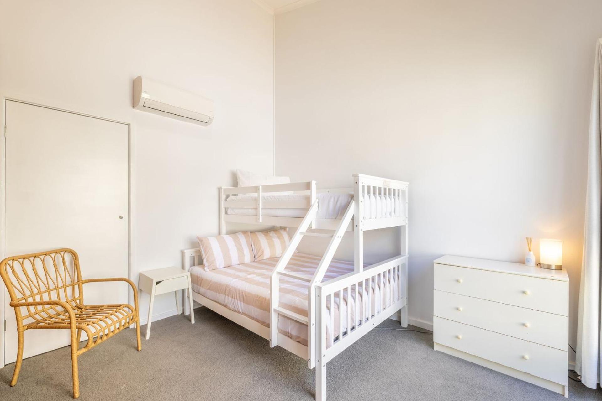 Bay Parklands 6, 2 Gowrie Ave - pool, Wi-Fi family holiday