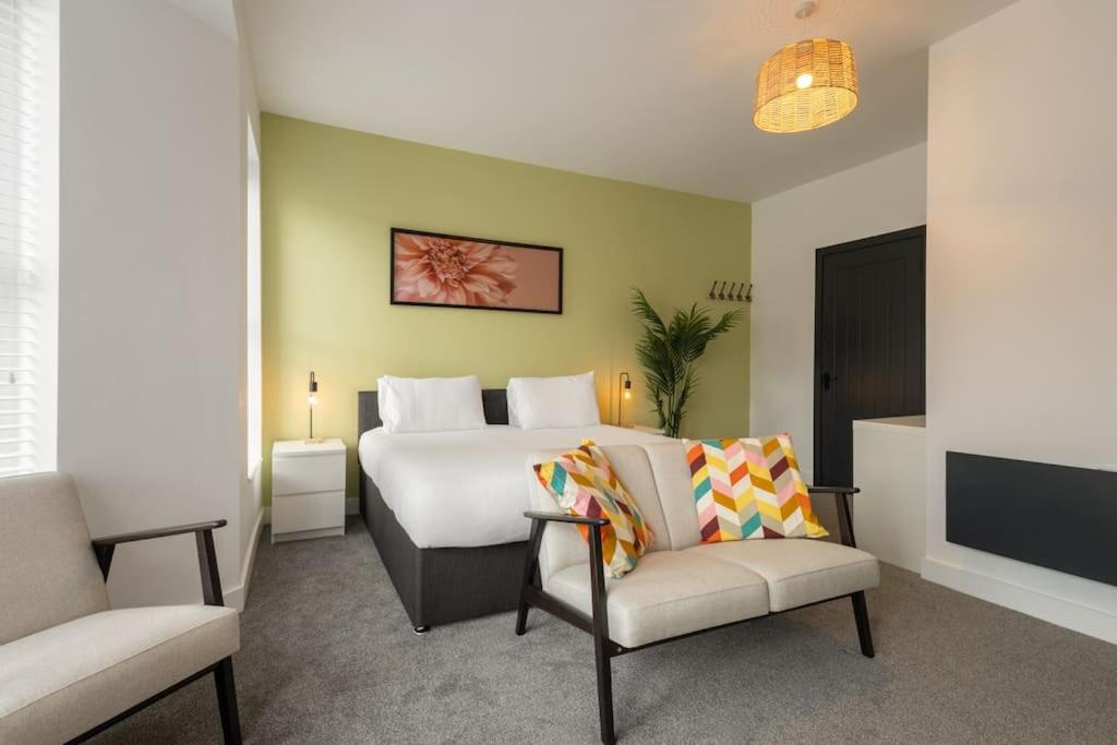Rockholme - Central Group Accommodation