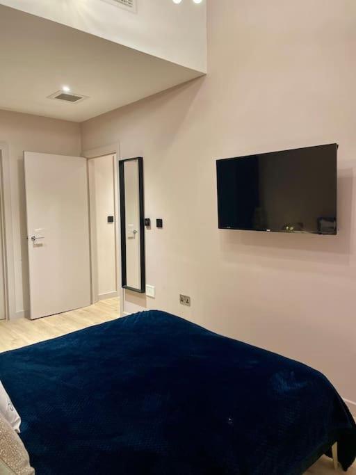 Sleek City Stay view 3