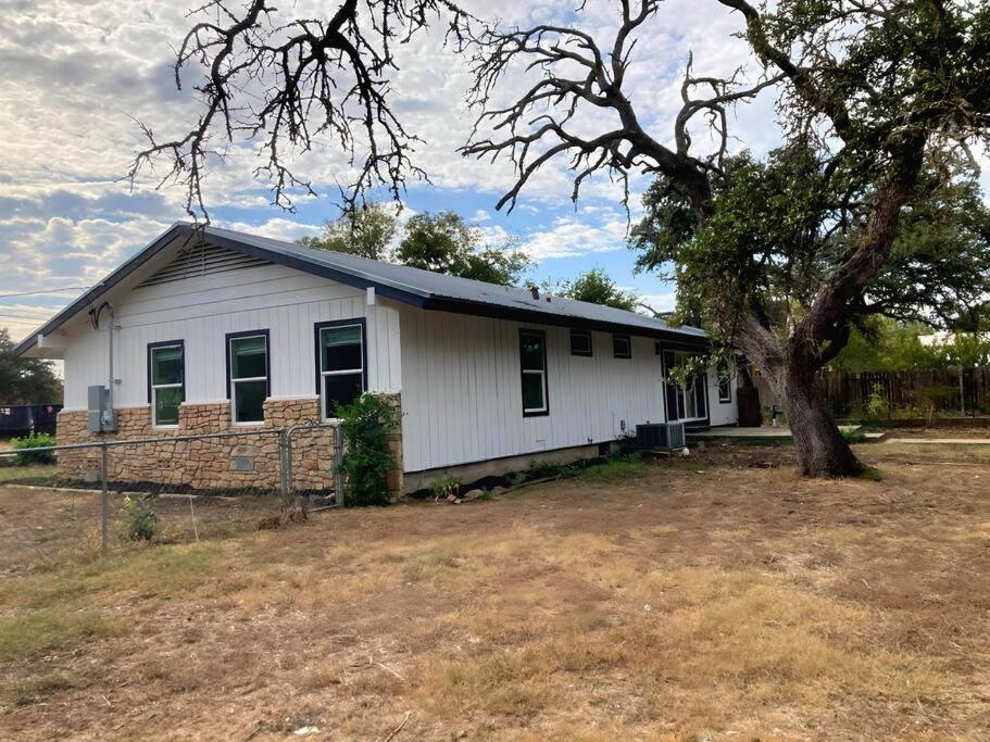 NEW Modern Hill Country Hideaway - Property Image 28