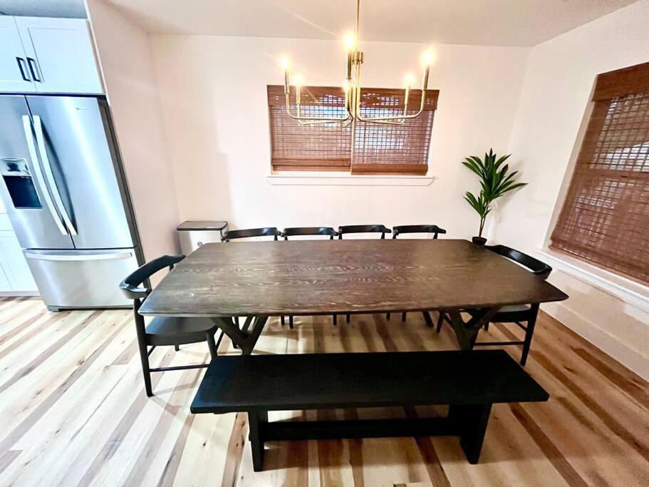 NEW Modern Hill Country Hideaway - Property Image 2