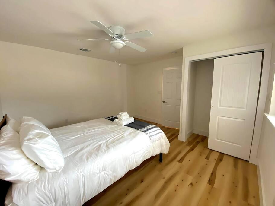 NEW Modern Hill Country Hideaway - Property Image 15