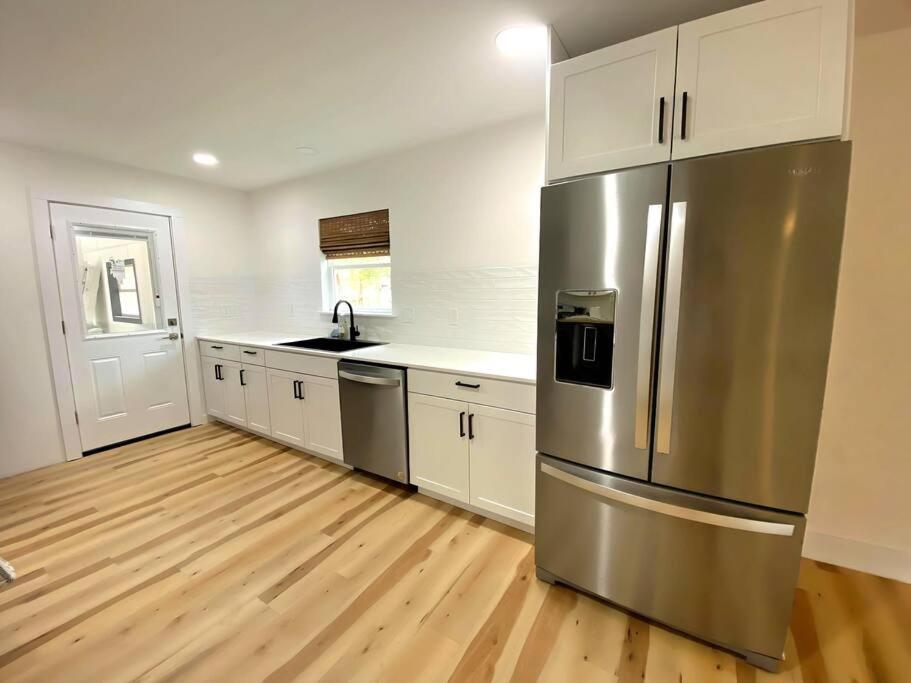 NEW Modern Hill Country Hideaway - Property Image 14
