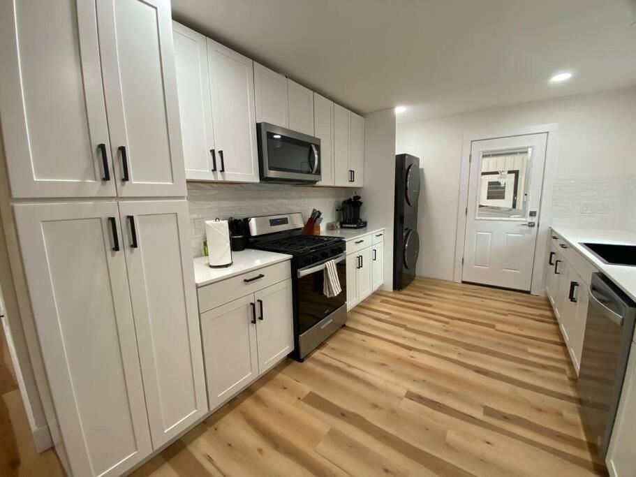 NEW Modern Hill Country Hideaway - Property Image 9