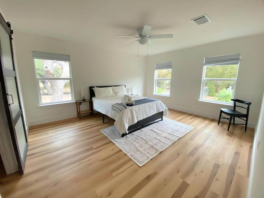 NEW Modern Hill Country Hideaway - Property Image 8