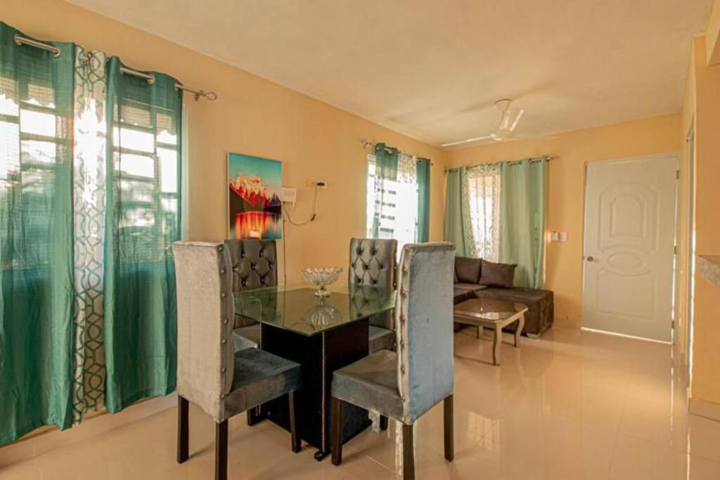 Apto de dos habitaciones Mejor ubicación Sto Dgo Este