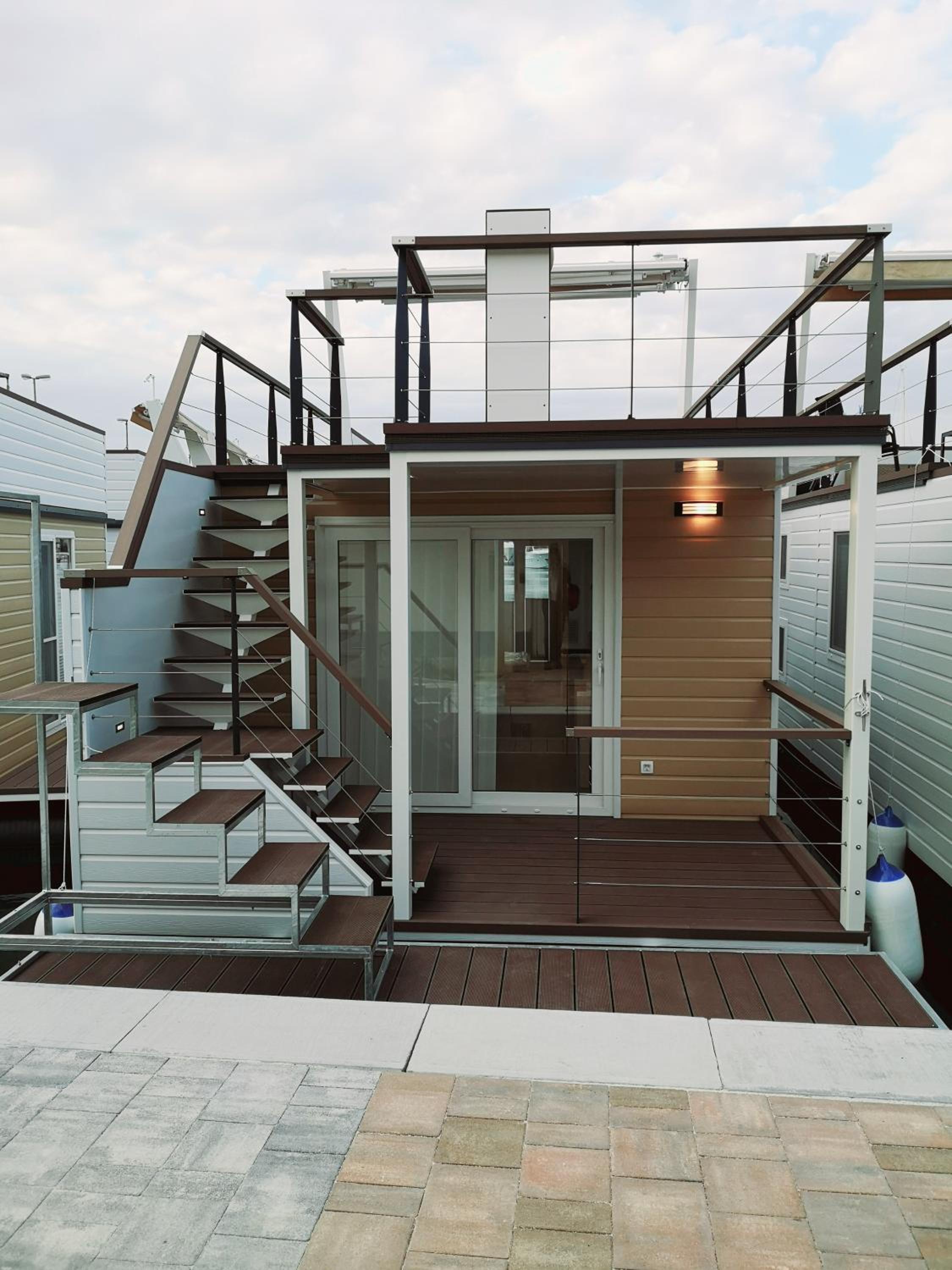 Sea Diva - luxury boathouse view 5