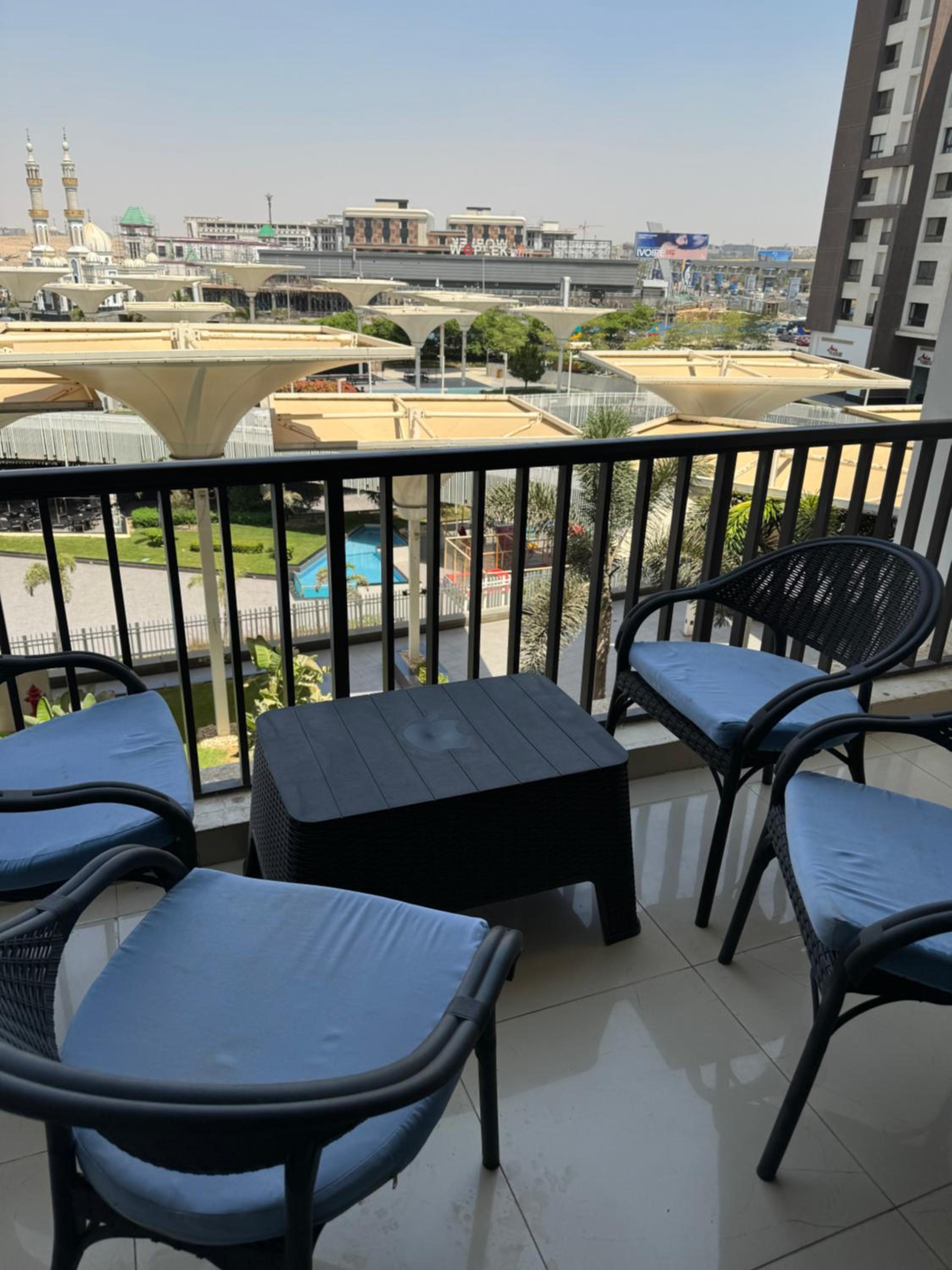 elegant apartment with balcony lake view and pool access