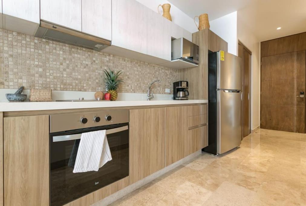 dnh accommodation, stylish condo, central location & impressive pools