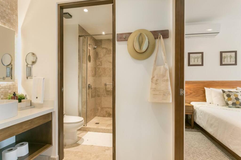 dnh accommodation, stylish condo, central location & impressive pools