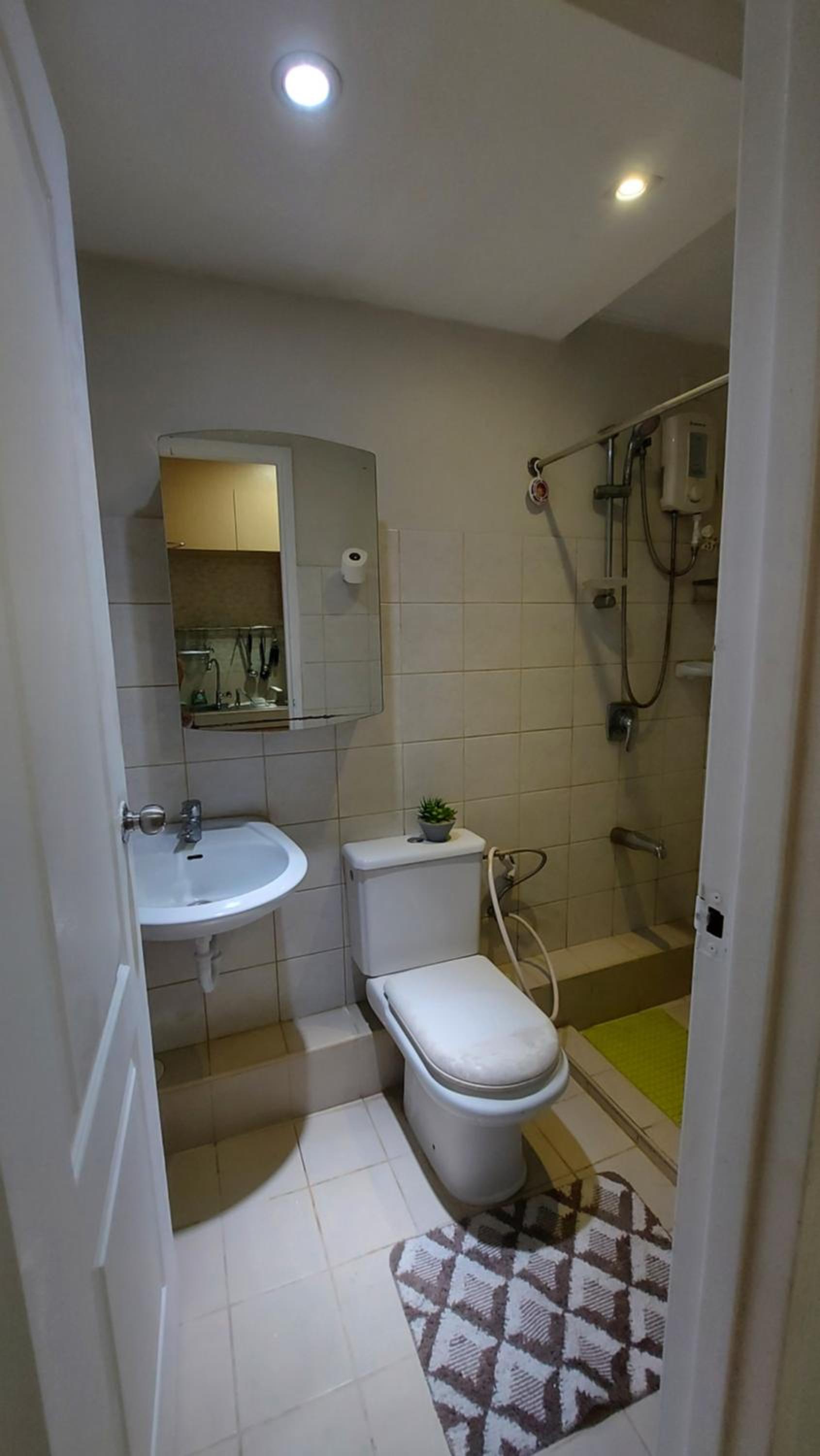 cozy 2 Bedrooms one oasis fullyfurnished back SM Mall Ecoland