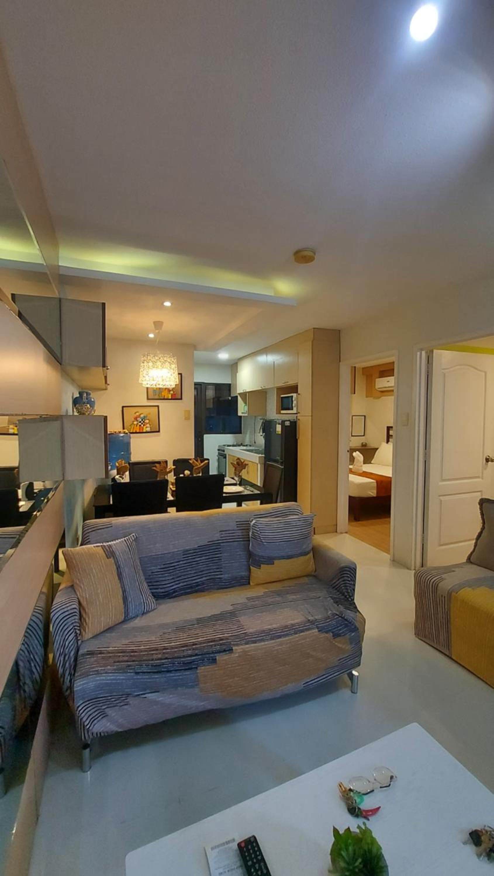 cozy 2 Bedrooms one oasis fullyfurnished back SM Mall Ecoland