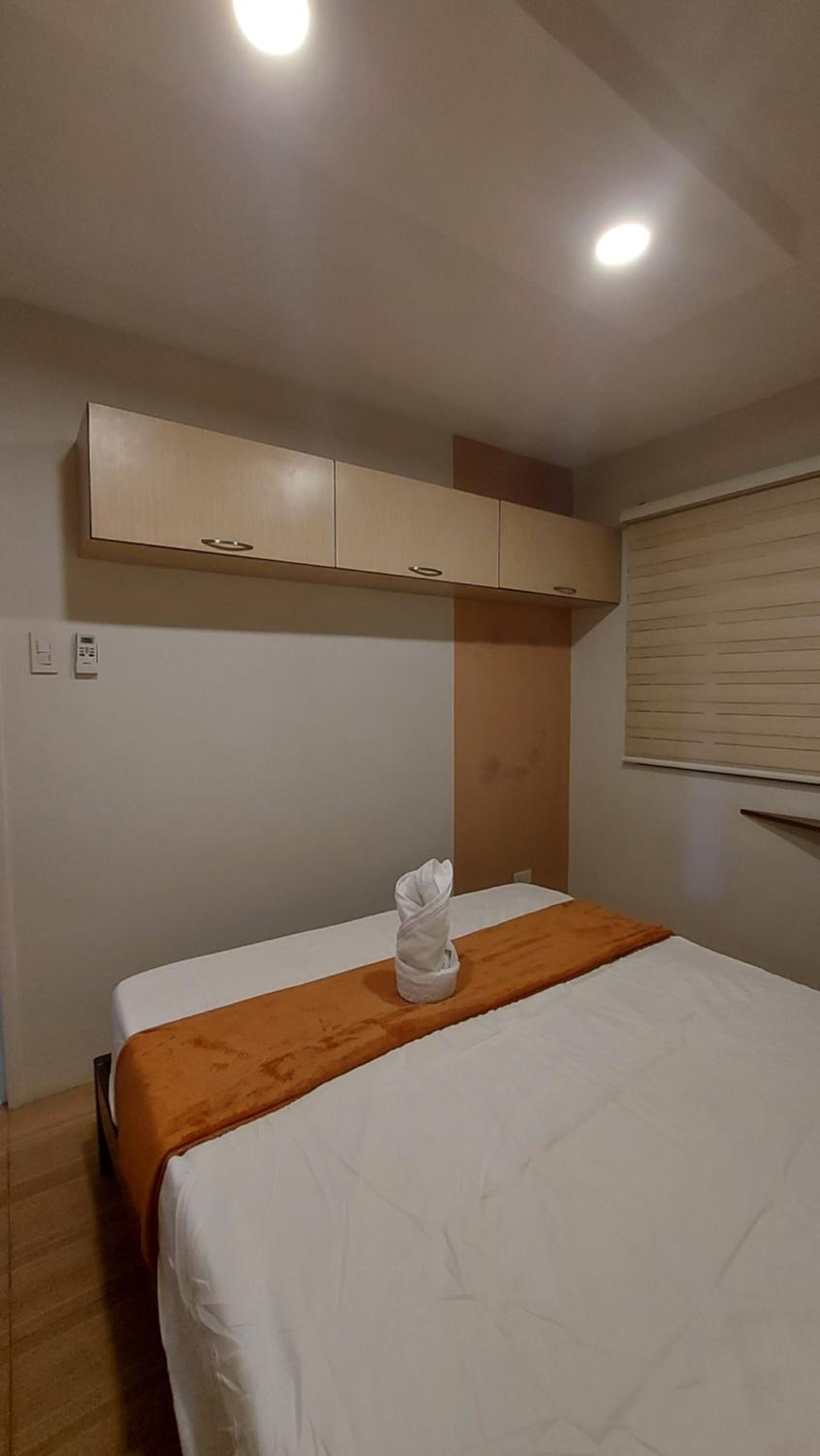 cozy 2 Bedrooms one oasis fullyfurnished back SM Mall Ecoland