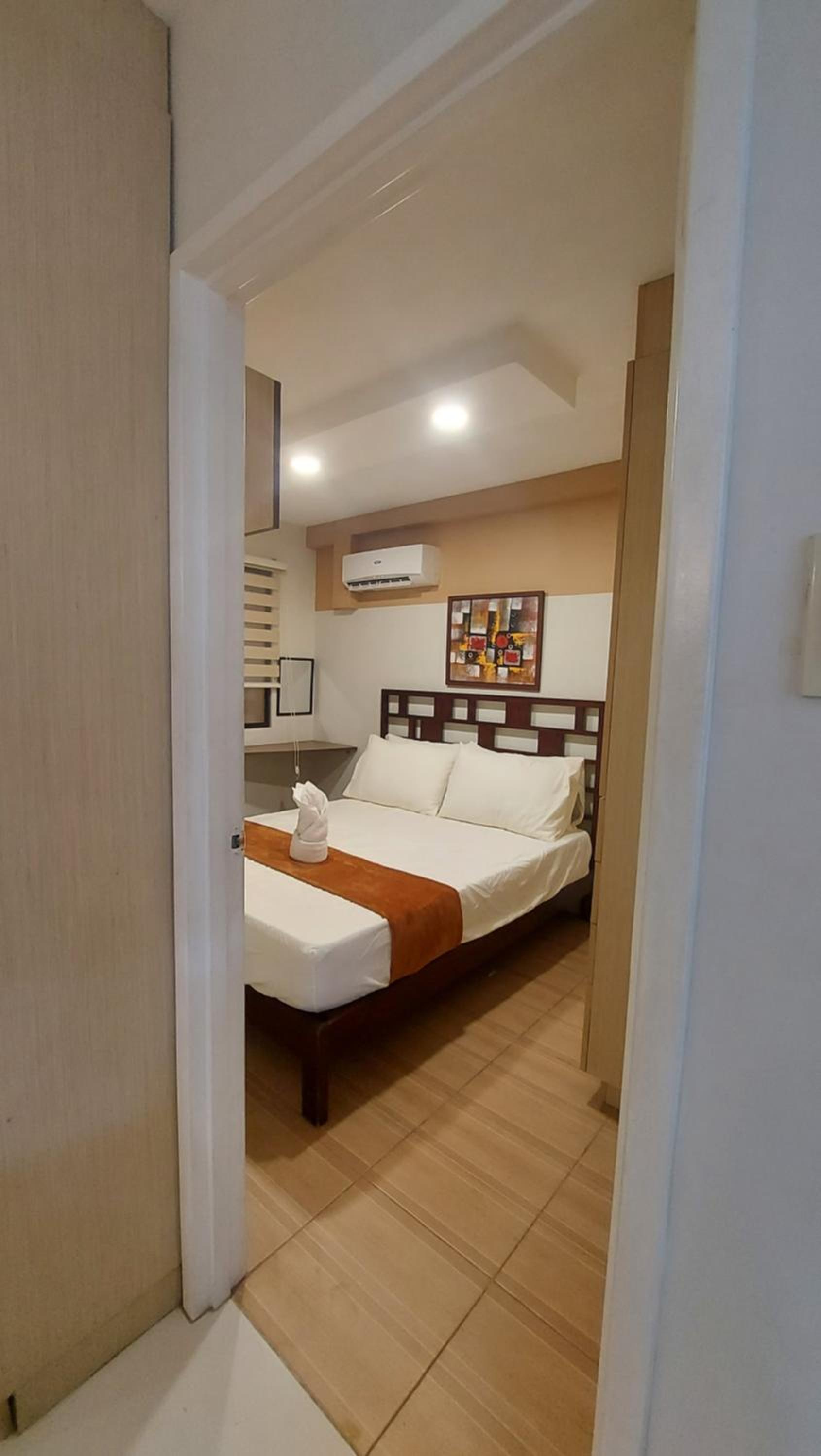cozy 2 Bedrooms one oasis fullyfurnished back SM Mall Ecoland