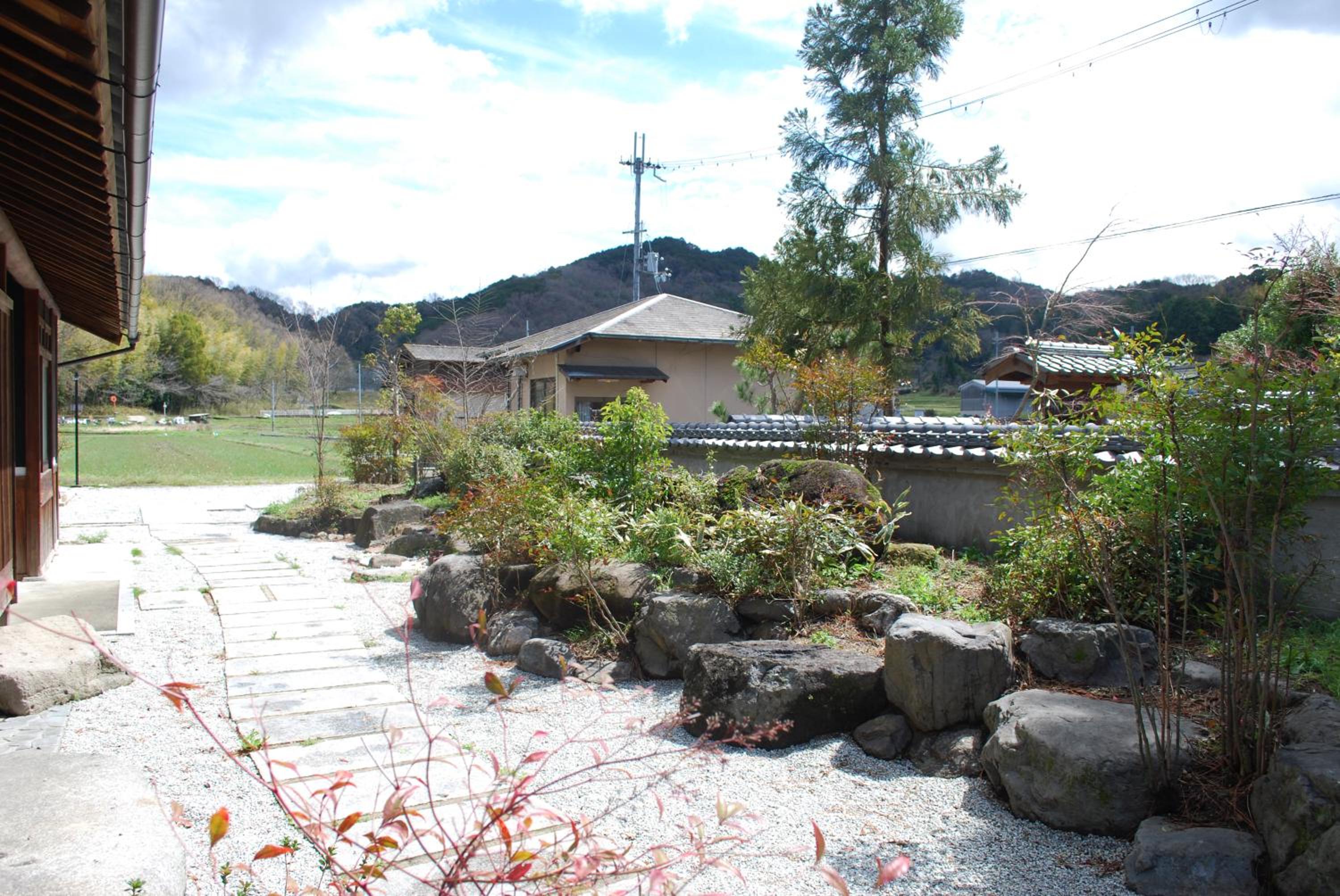 Yuraku