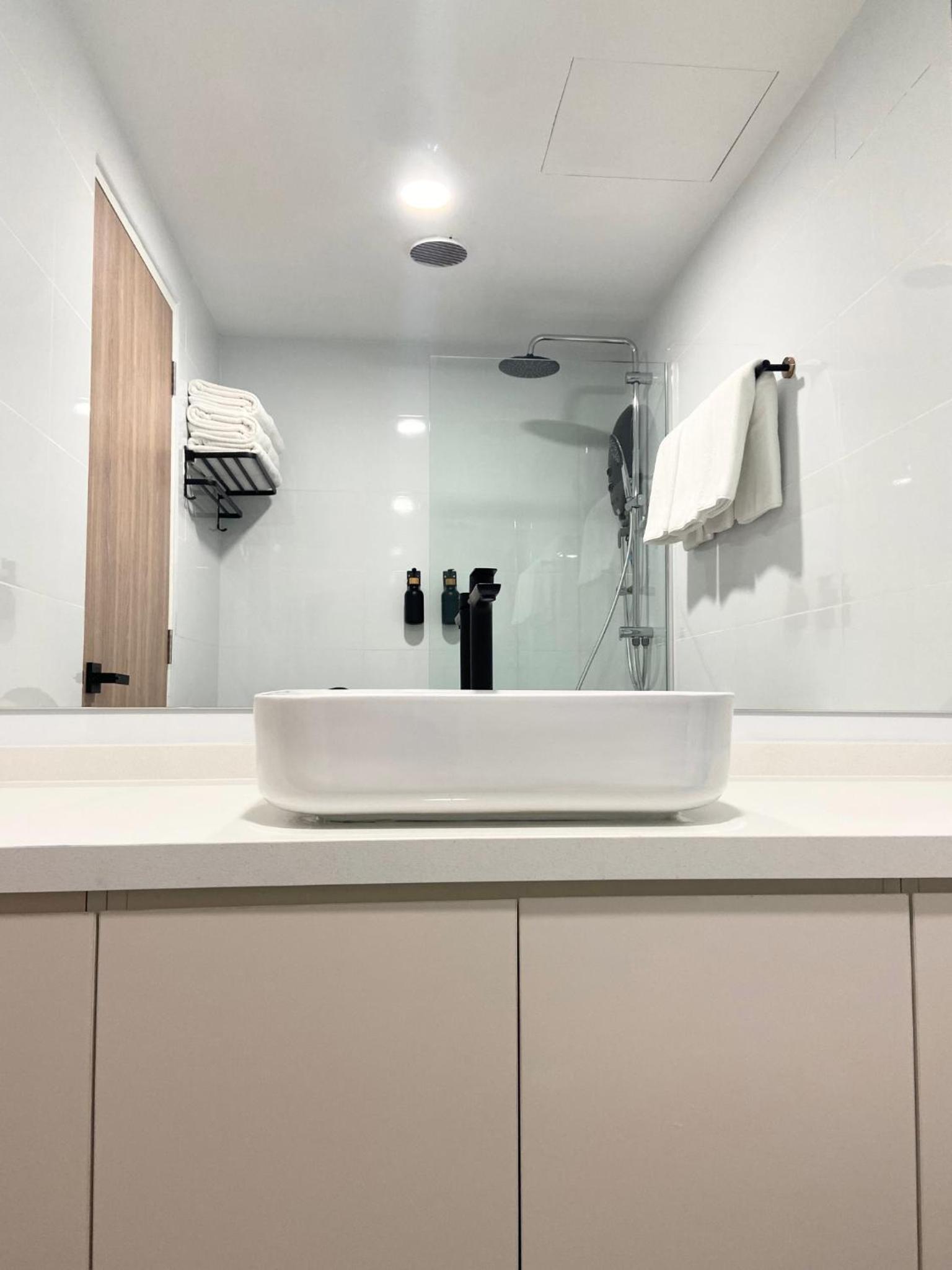 3R12Pax Fahrenheit88 C10-14 Opposite Pavilion KL Bukit Bintang Kaite Homestay