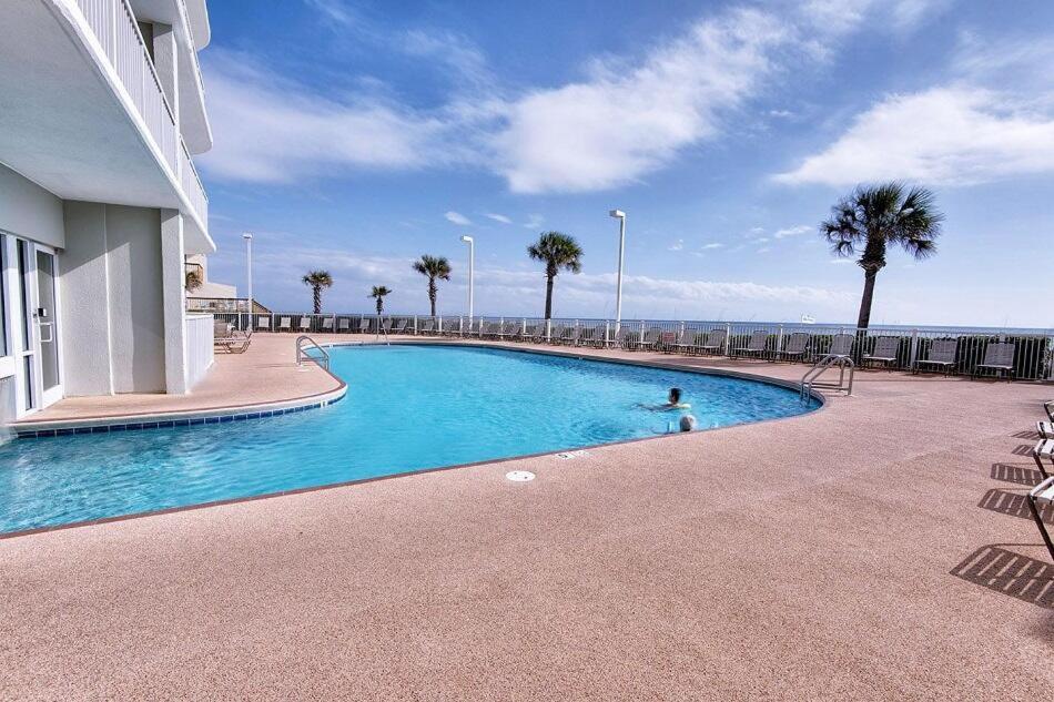 Tradewinds 1007 by Vacation Homes Collection view 4