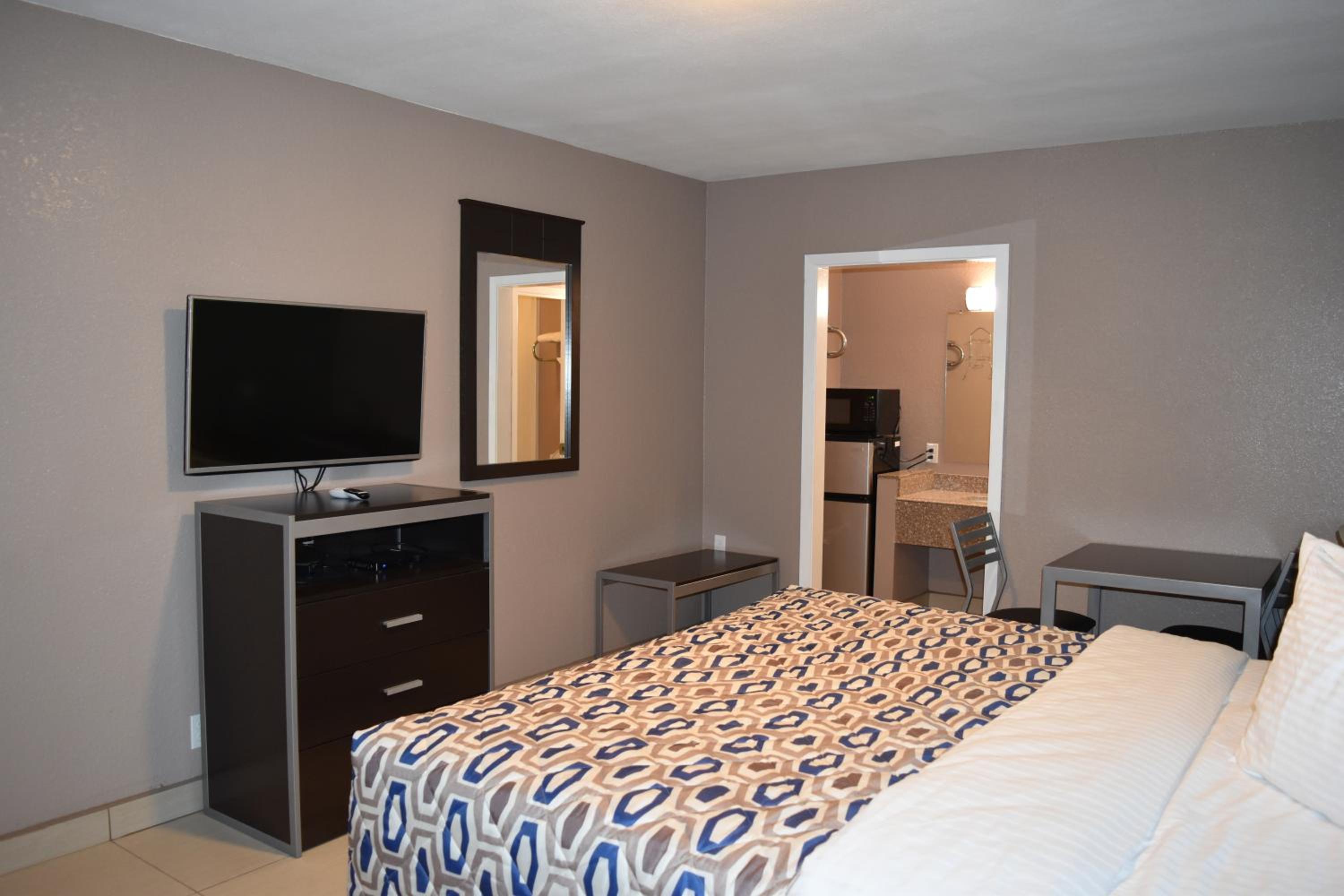 Woodfield Inn and Suites - Property Image 11