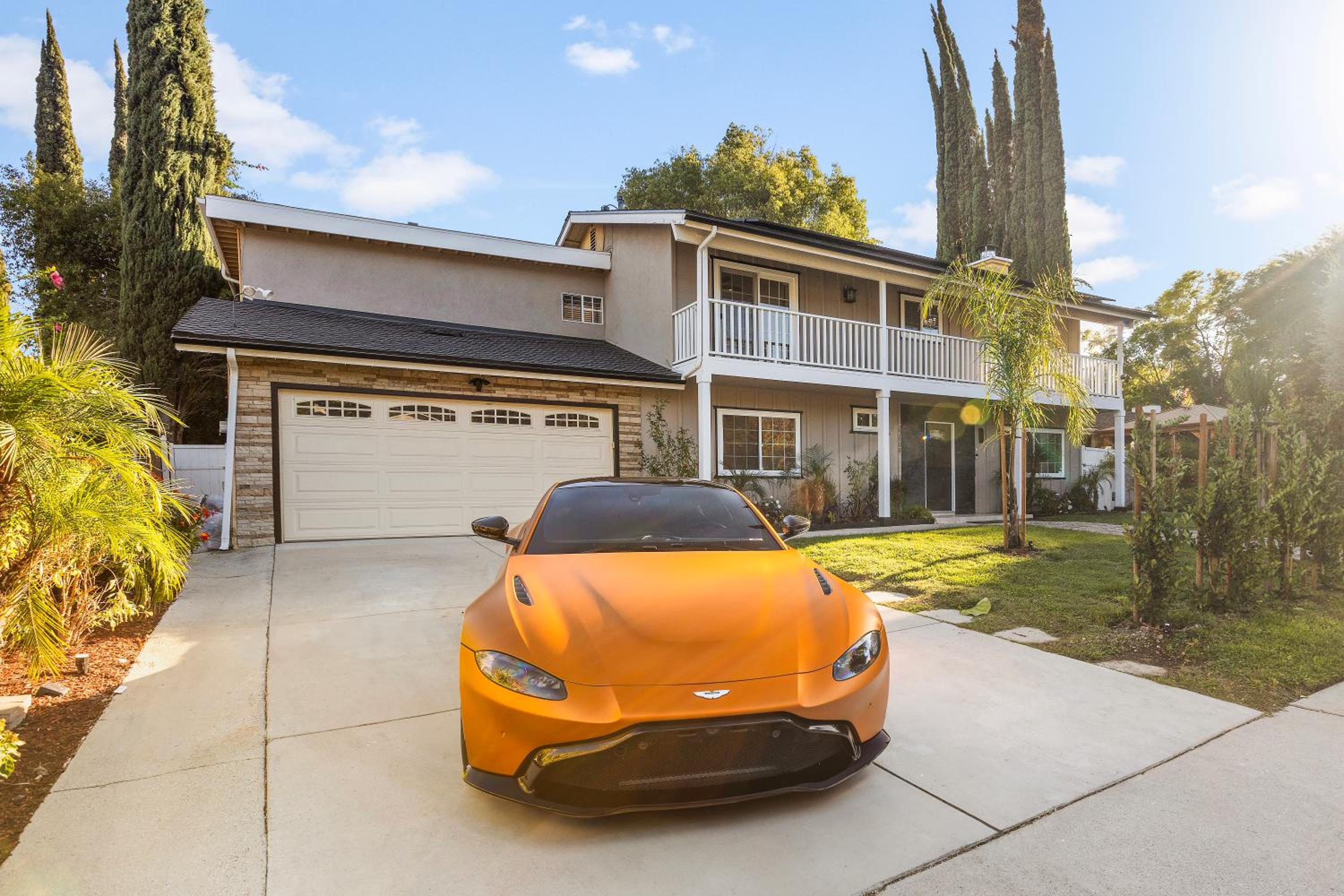 Villa Oasis: Unrivaled Views & Endless Space