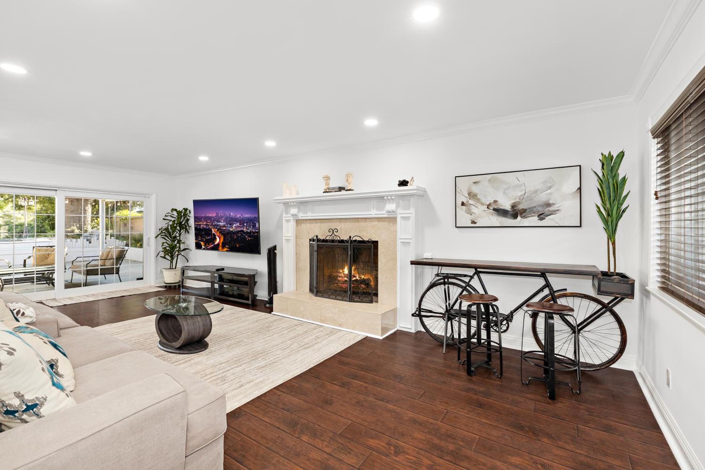 Villa Oasis: Unrivaled Views & Endless Space