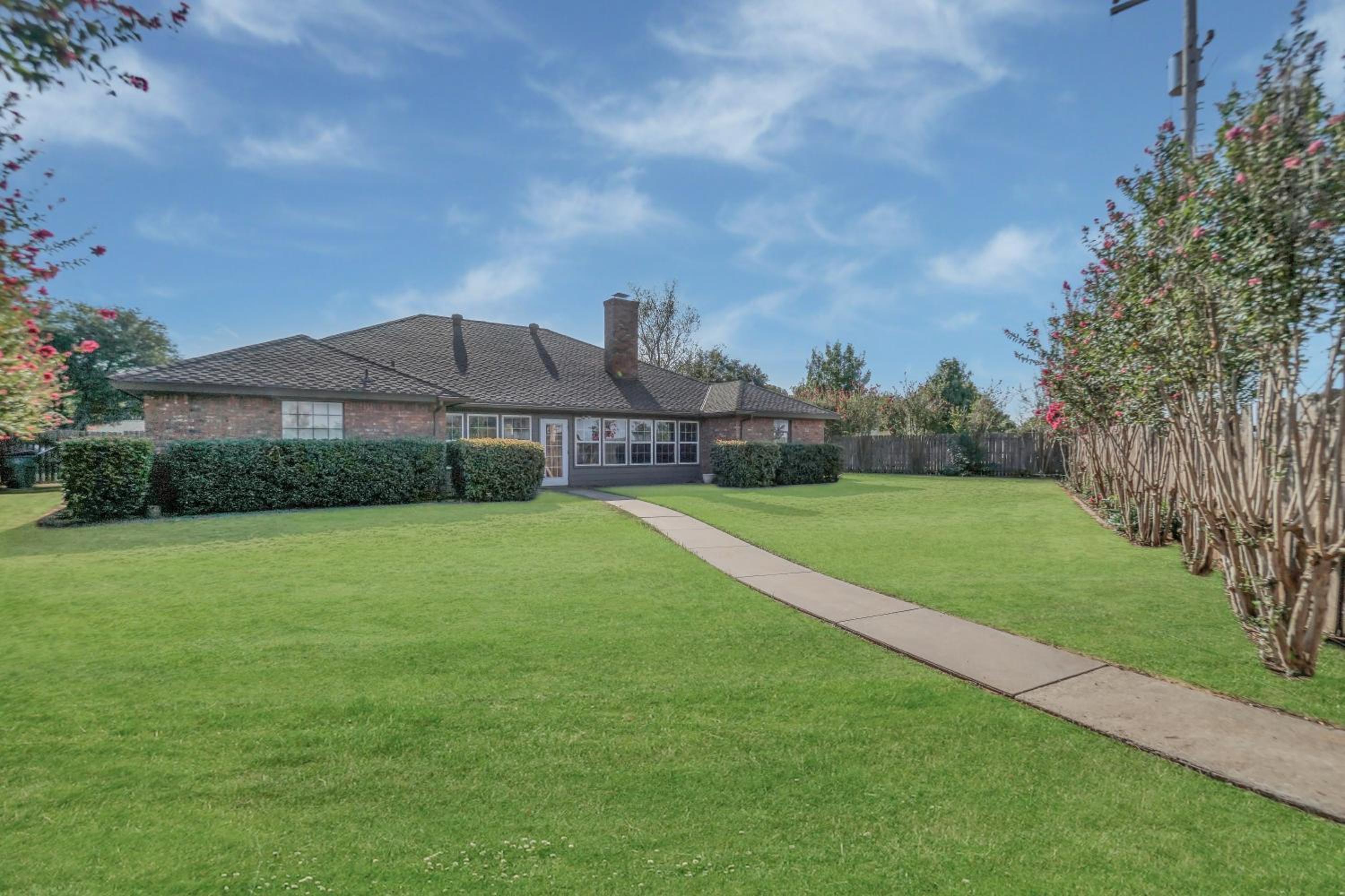 Oaklawn Retreat - 4 Bedroom - Sleeps 10 - Fireplace view 2
