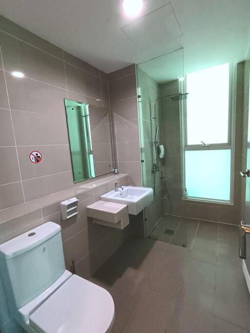 Sutera Avenue Kota Kinabalu City Center 7 pax photo 3