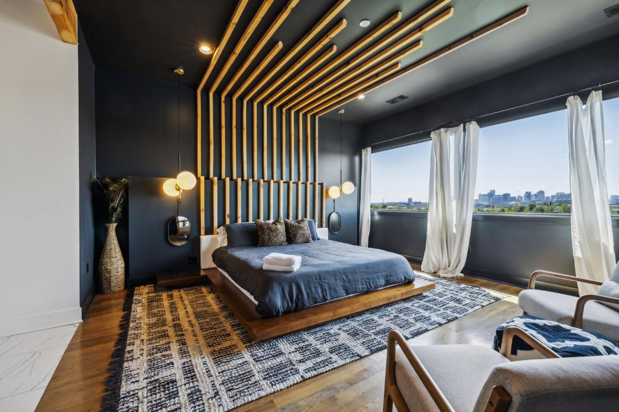 Epic Luxury Mansion w Nashville Skyline Views view 3