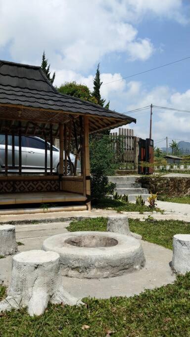 Villa Tinamboo brings happiness at Ciwidey view 2