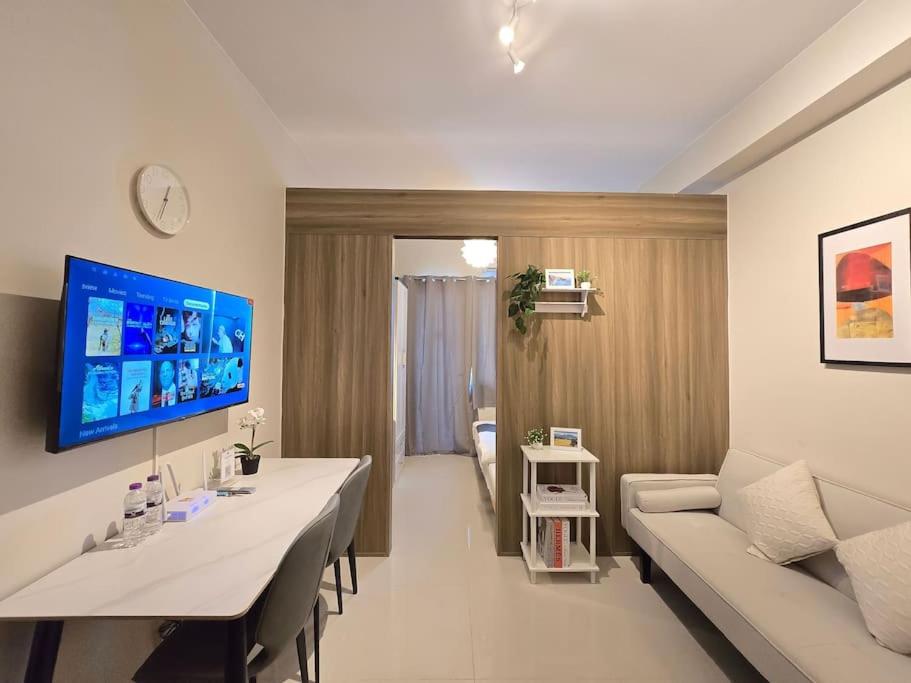 1BR Condotel with Balcony at FAME Residences #FM60