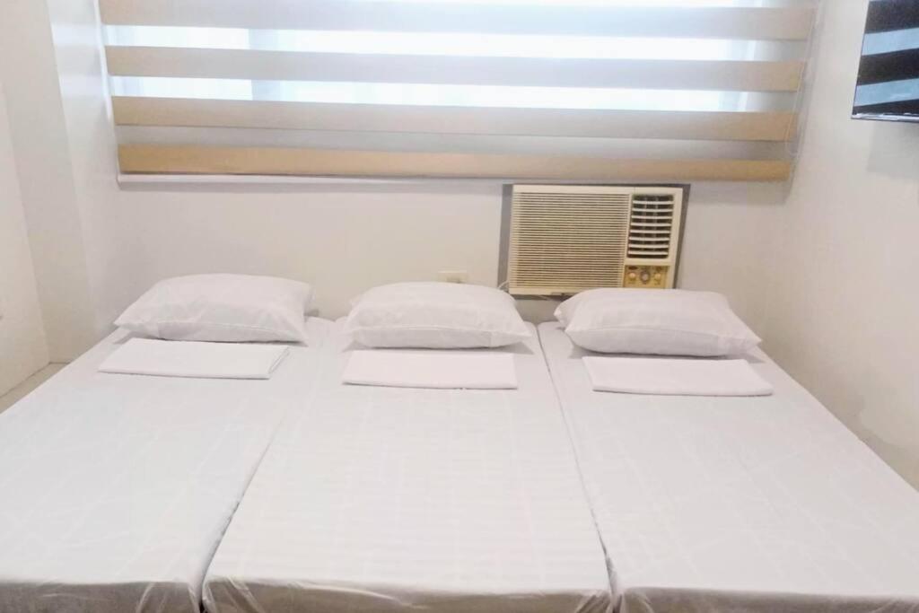 Budget Twin-1Bedroom at Ace Suites view 4