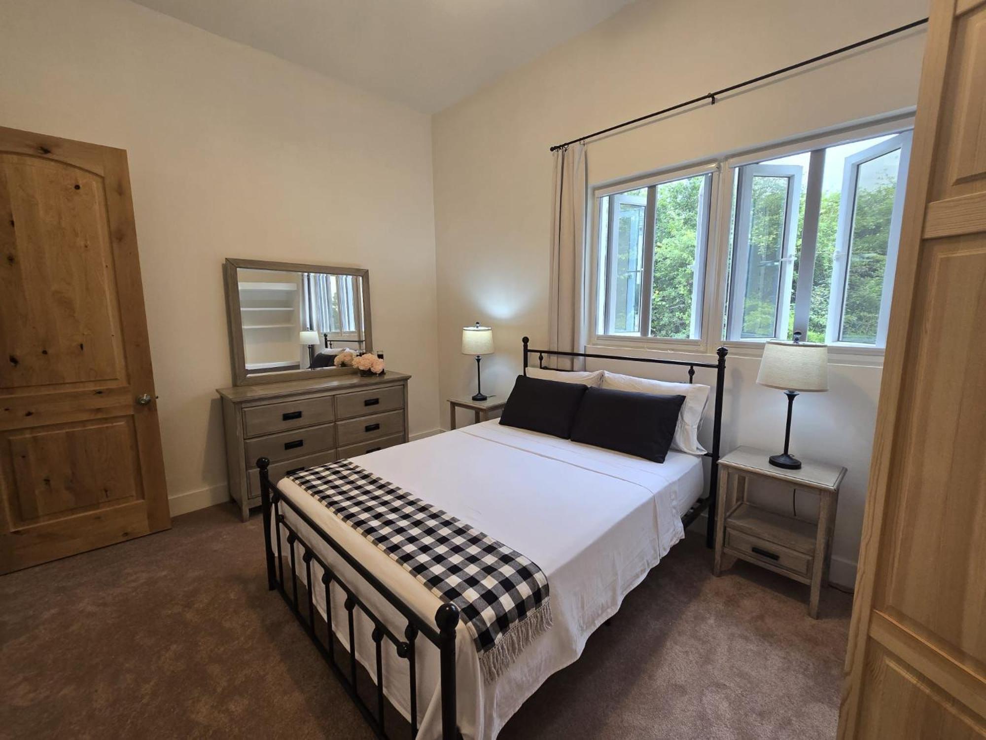 Sweet Lyford Home in Paradise with Chauffeur & Private Butler