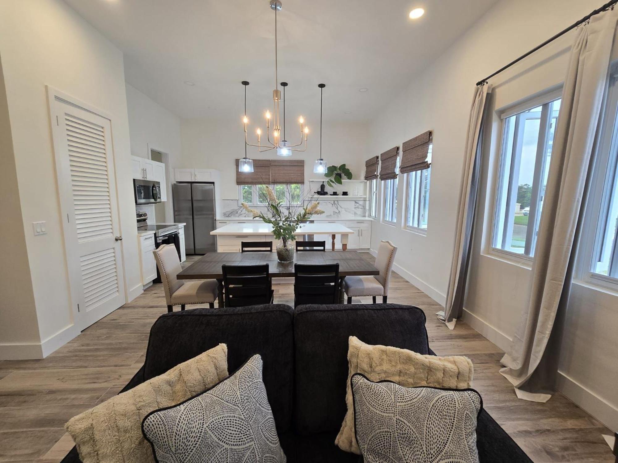 Sweet Lyford Home in Paradise with Chauffeur & Private Butler