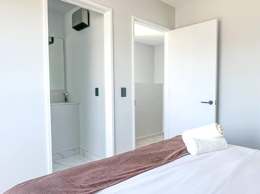 Brand New 3BR home opposite to UC view 5