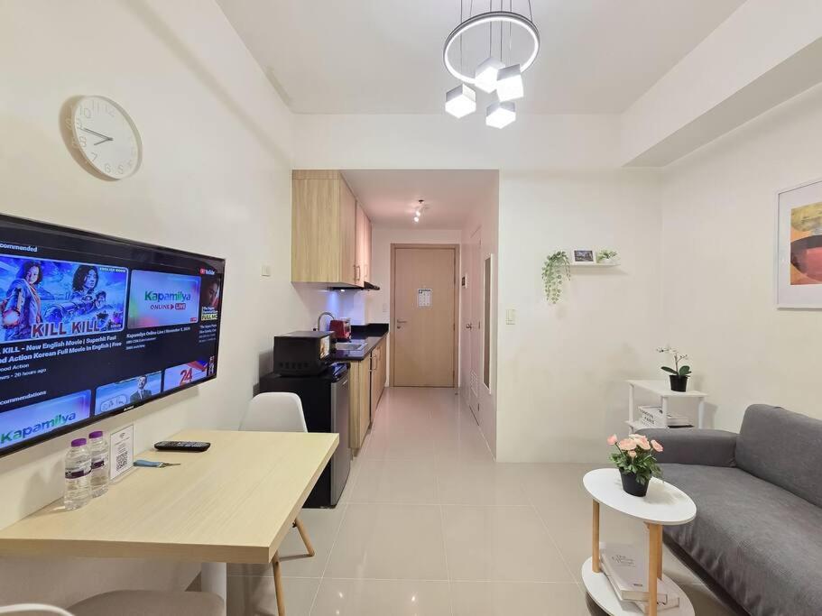 Citispace 1BR Condotel Suite at SM Light Residences #LT09A photo 4