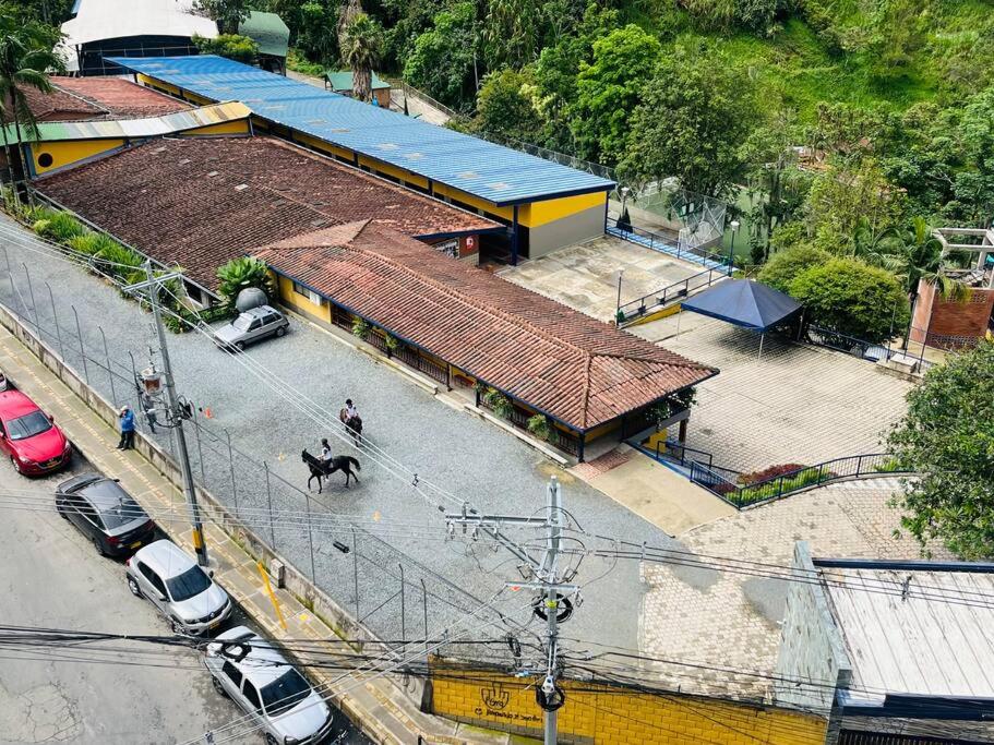 Apartamento Piscina sabaneta Medellín 20 minutos Poblado